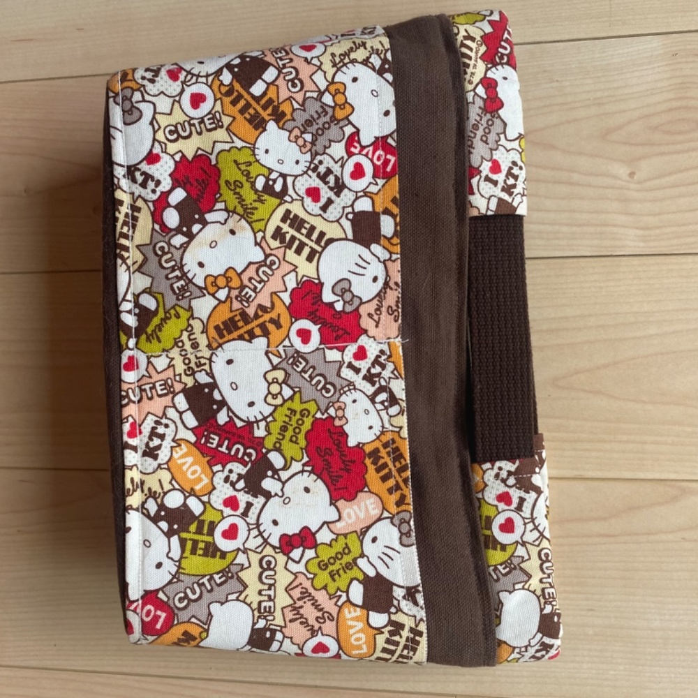 Hello Kitty Purse - Picture 3 of 9